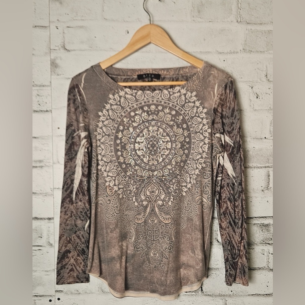 BLEU Womens Medium Boho Mandala Paisley Print Long Sleeve Scoop Neck Top